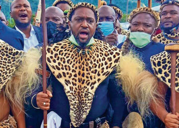 Des milliers de personnes fêtent le nouveau roi zoulou d’Afrique du Sud