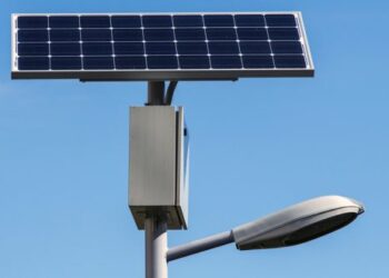 La fondation 225 annonce un don de 400 000 lampes solaires d’éclairage public à 16 pays africains
