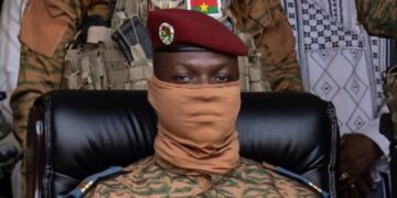 Mali-Burkina : le capitaine putschiste Ibrahim Traoré reçu par le leader de la junte à Bamako