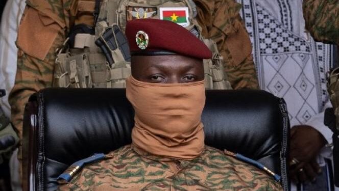 Mali-Burkina : le capitaine putschiste Ibrahim Traoré reçu par le leader de la junte à Bamako