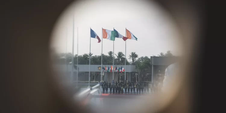Lors de la visite d’Emmanuel Macron en Côte d’Ivoire, en décembre 2019.© Soazig de la Moissonniere