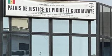 Guédiawaye : la mère soulève les draps et tombe sur l’amant de sa fille de 17 ans, à l’heure du kheud