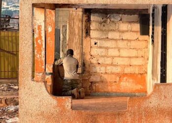 Au Mali, le chef de la junte assure que « la situation est maîtrisée », les djihadistes menacent d’imposer un blocus à Bamako