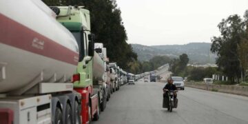 L’Irak et la Syrie rouvrent une route commerciale pour les centaines de camions-citernes coincés par la fermeture du détroit d’Ormuz